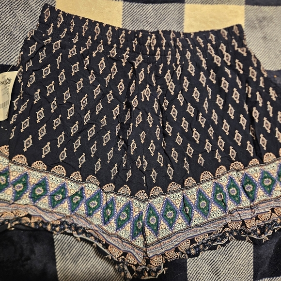 NWT Charlotte Russe Womens Blue Multicolored Elastic Waist Shorts Size Small - Picture 6 of 7